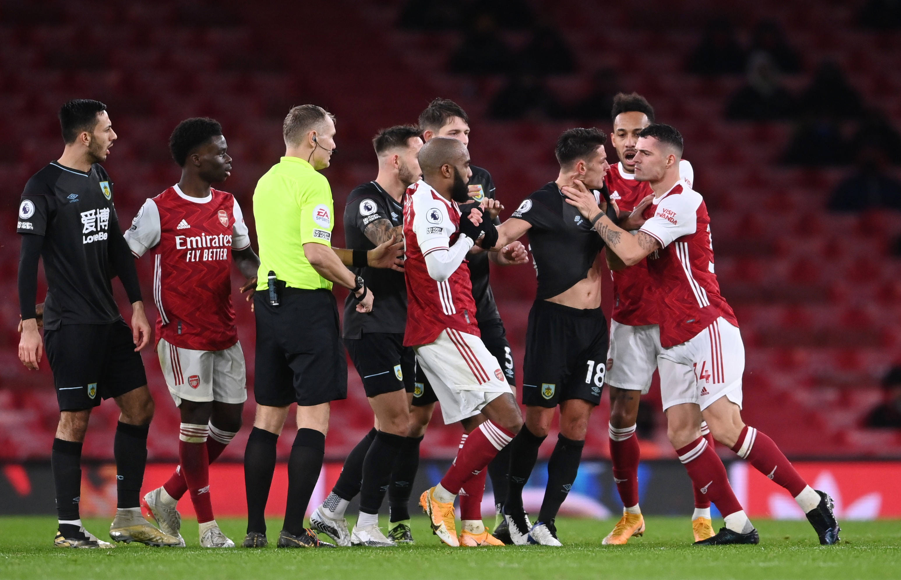 经过多方施 经过多方施